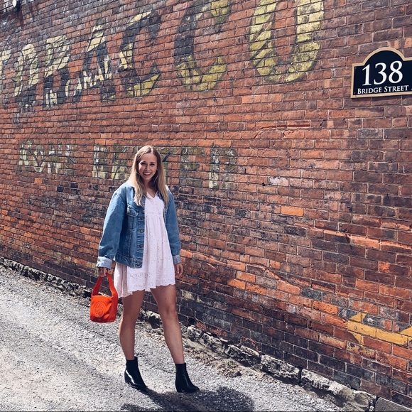 Meet your Posher, Rebecca - Picture 4 of 4